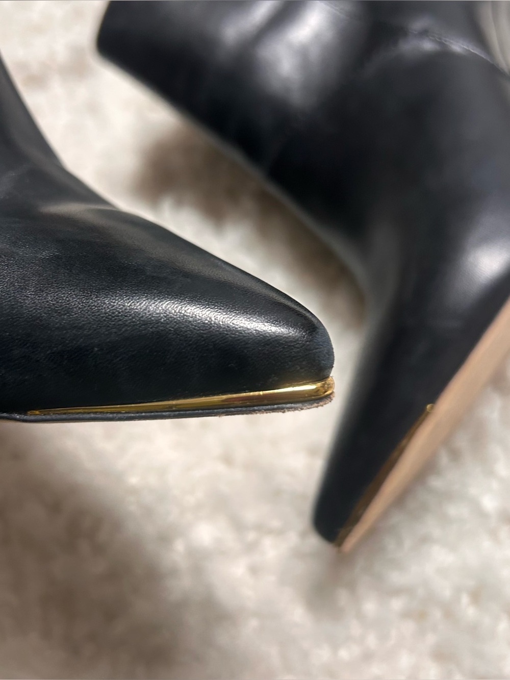 Tory Burch black genuine leather boots with wide heel and gold detail size 7.5 - Picture 2 of 9